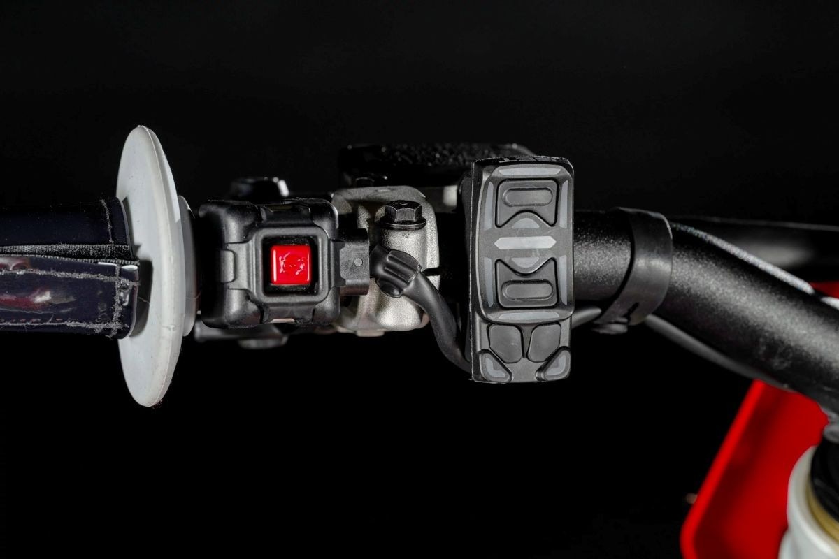 Ducati Desmo450 MX Factory 2025